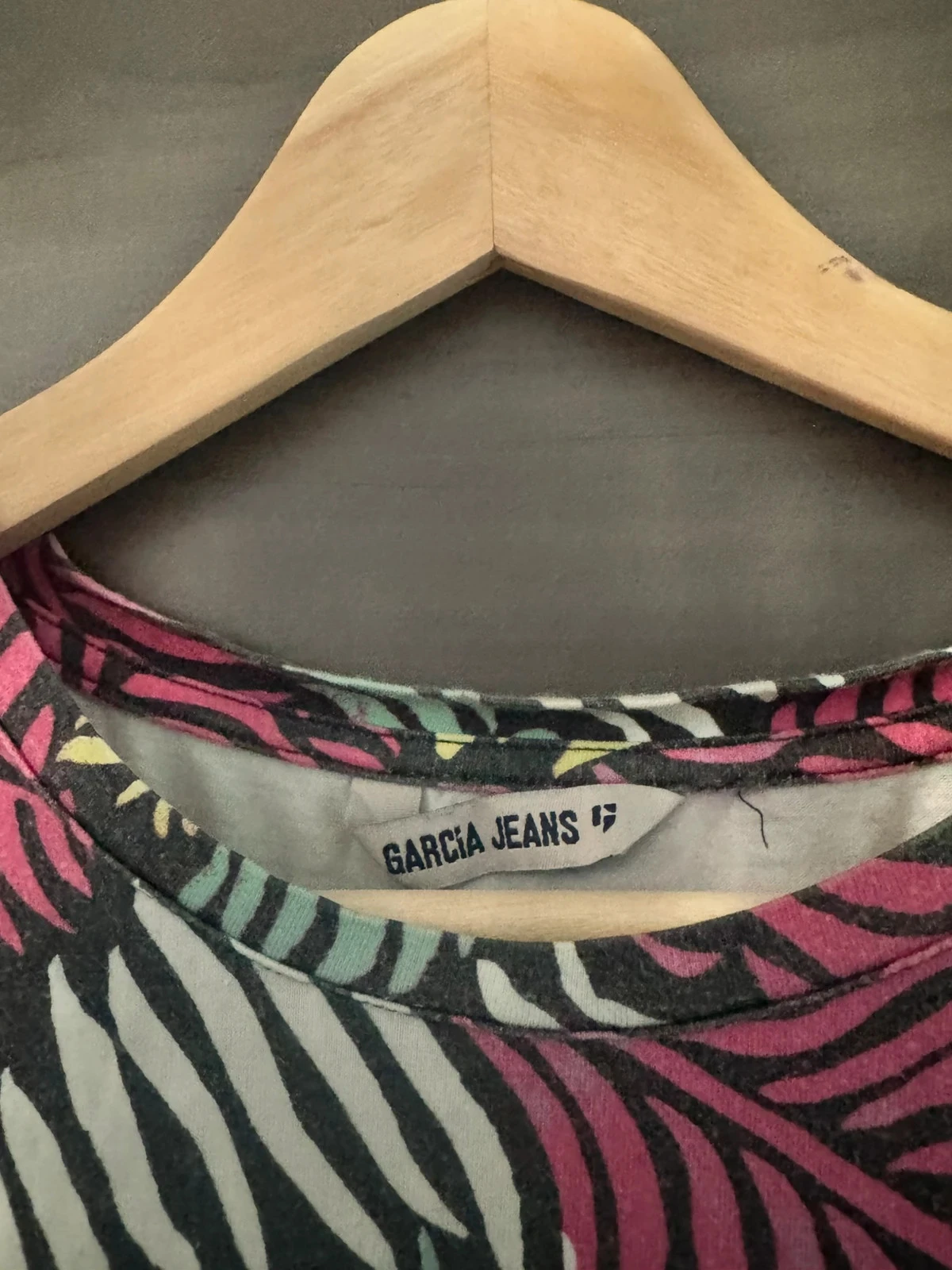Vestido de verano tropical Garcia Jeans – photo 2